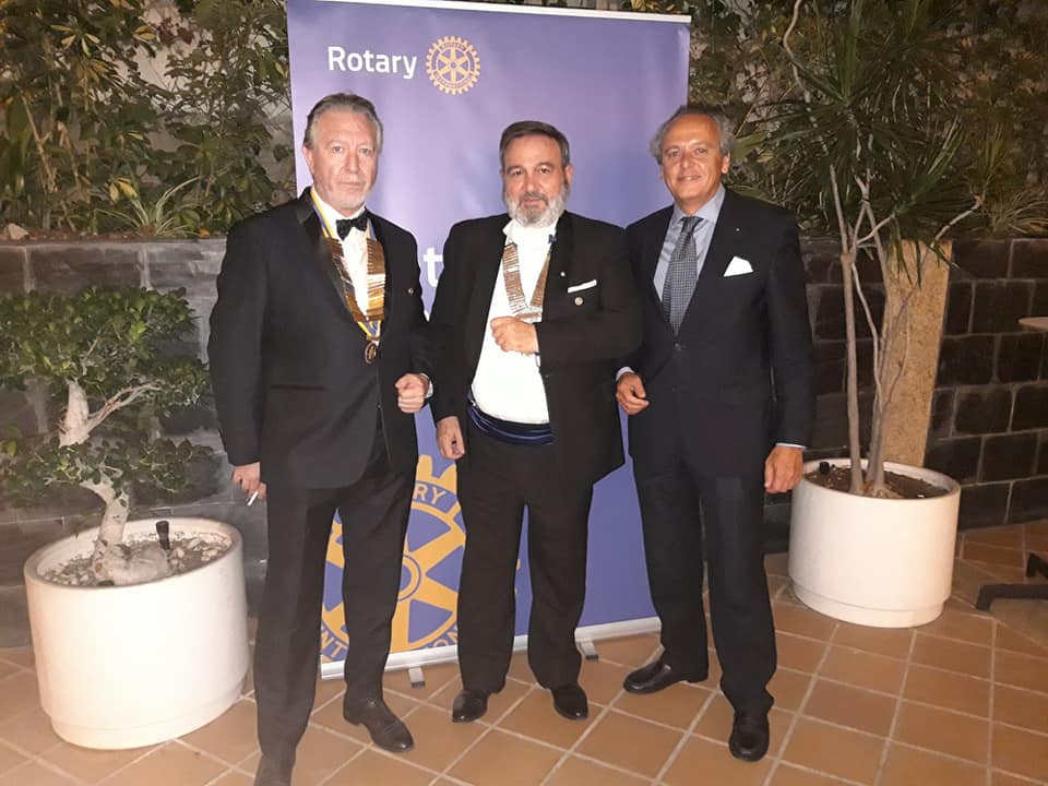 Cambio de Collares del Rotary Alicante