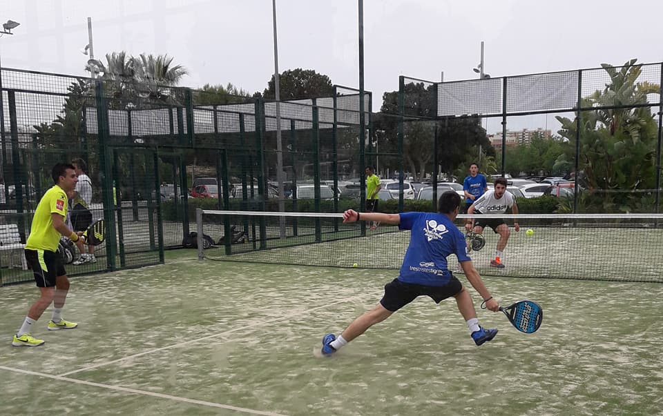 Seguimos «jugando» en el V Torneo Benéfico de Pádel …